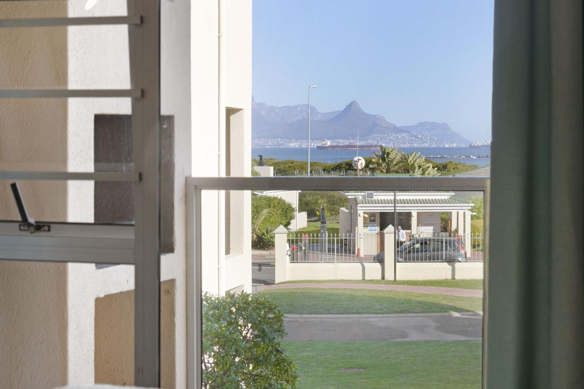 Big Bay Beach Club 122 By Hostagents Appartement Bloubergstrand Buitenkant foto