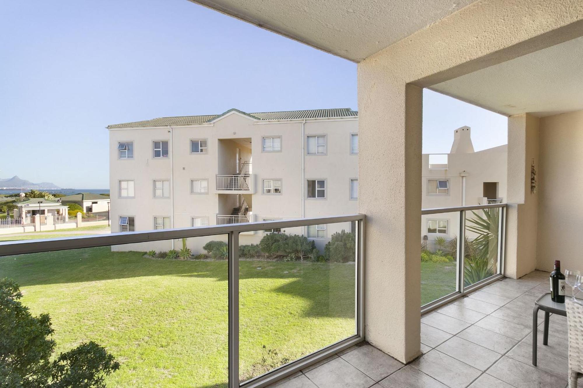 Big Bay Beach Club 122 By Hostagents Appartement Bloubergstrand Buitenkant foto