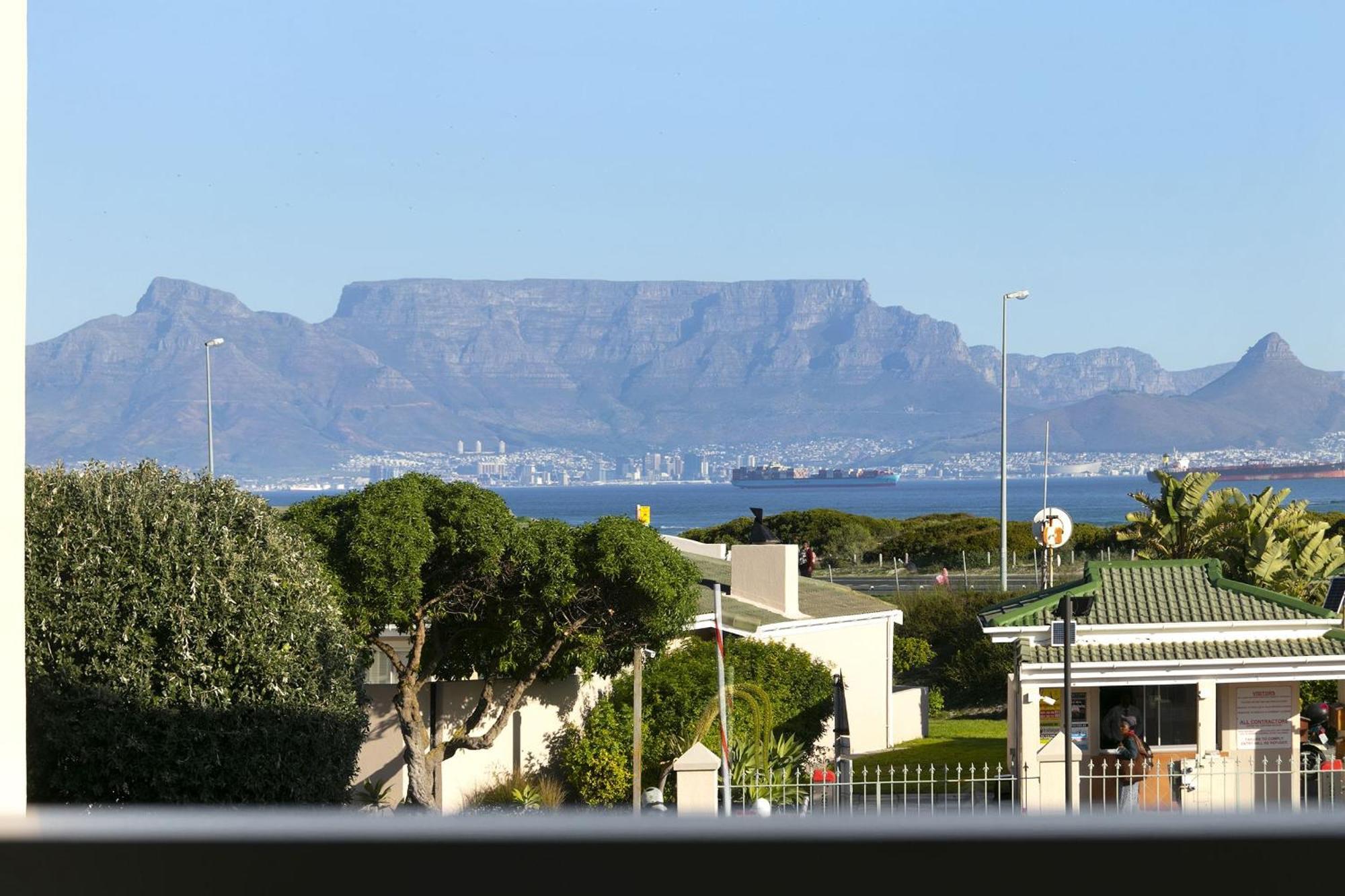 Big Bay Beach Club 122 By Hostagents Appartement Bloubergstrand Buitenkant foto